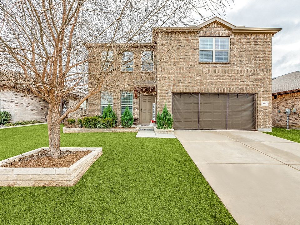 1st image of 909 Ravenwood Ln