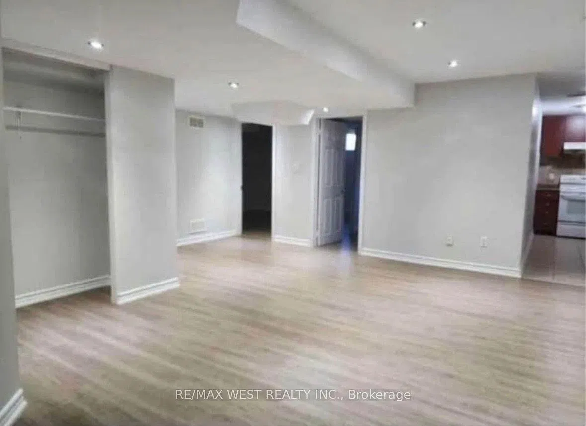 3 bed, $1,750 — Photo 2