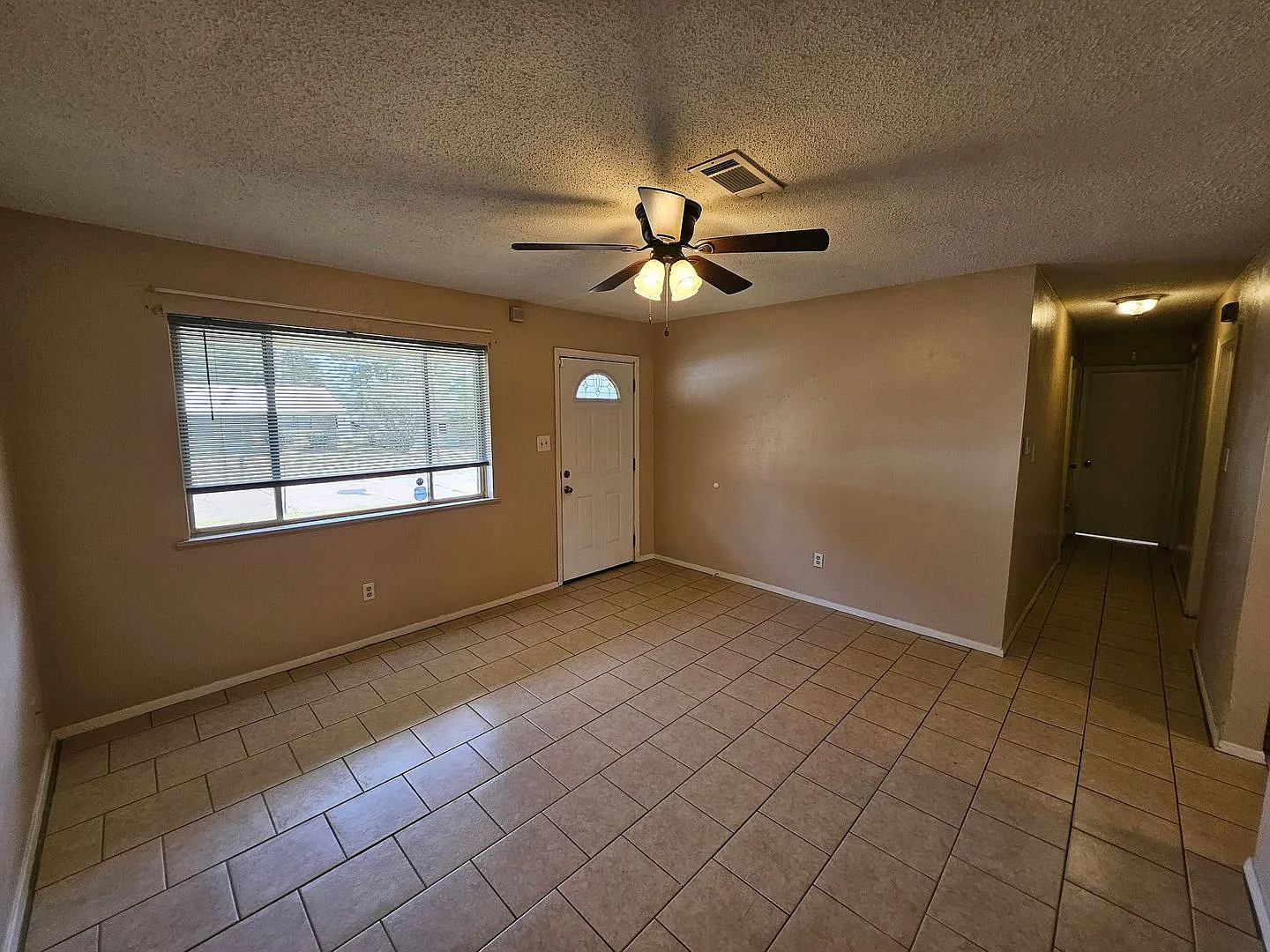 203 Ivy Street — Photo 4
