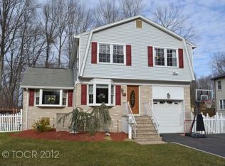 88 Beechwood Dr, Hillsdale, NJ 07642