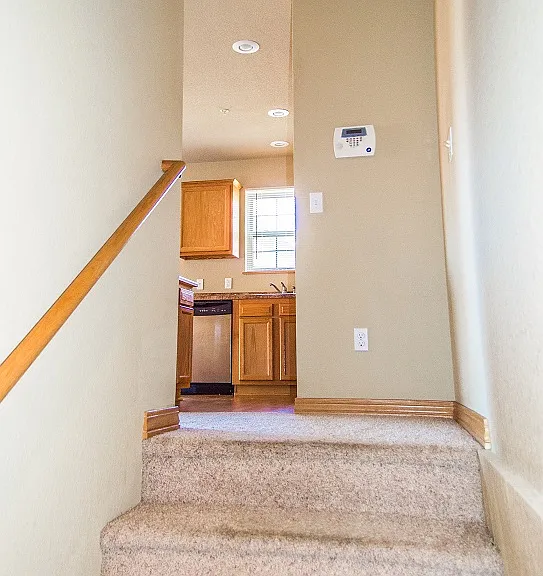 2869 W Hillshire Dr — Photo 2