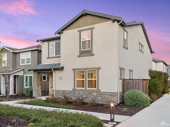 3rd image of 570 Glimmer Way