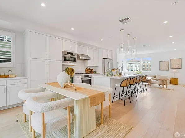 105 Starfish Ln, Foster City, CA 94404