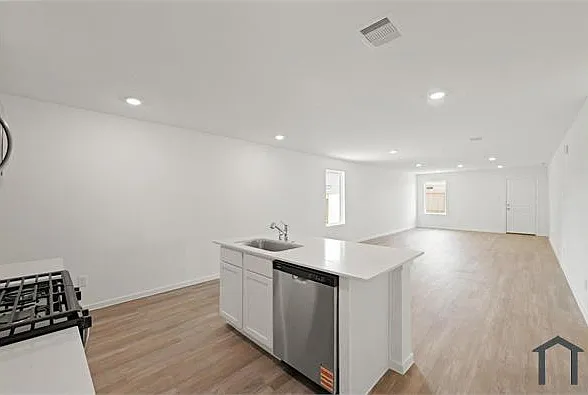 3045 Brizzo Beach Ln — Photo 10