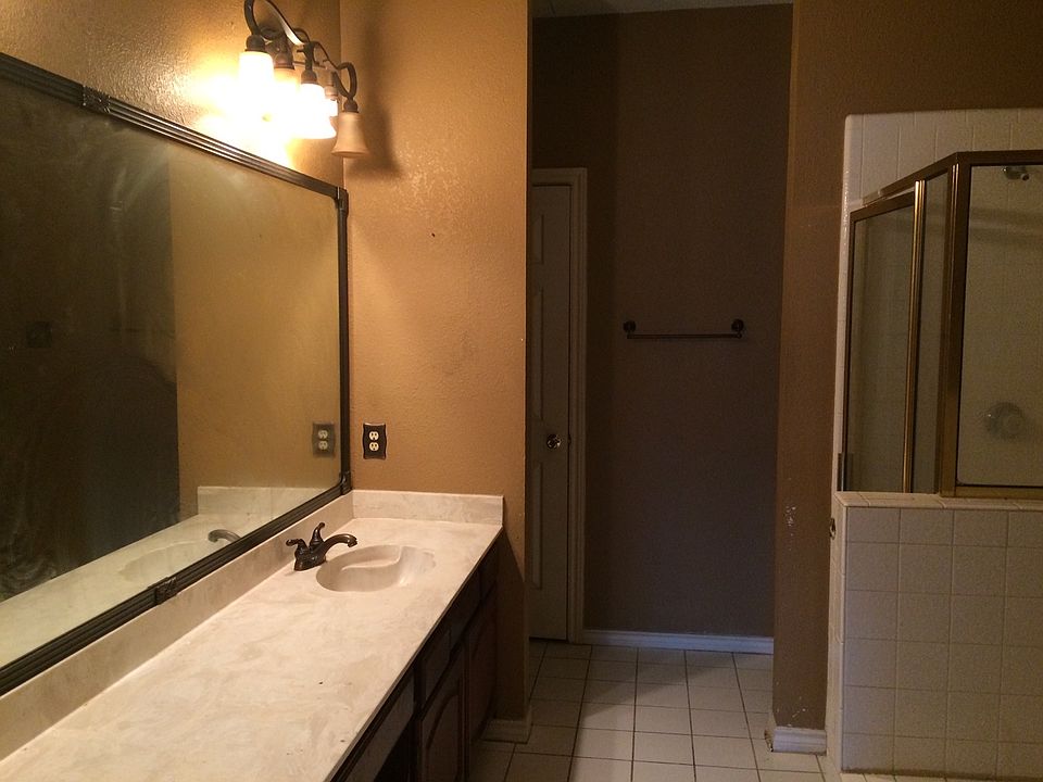 1st image of 920 Galaxy Dr