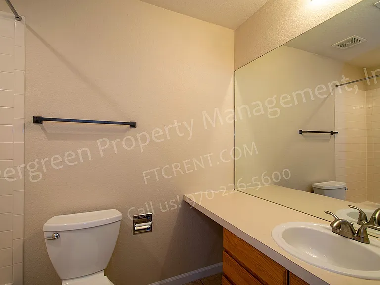 5225 White Willow Dr #M200 — Photo 16