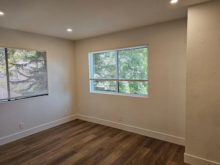 1615 Olive St #B — Photo 7