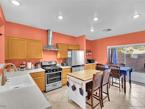 5th image of 6122 Mountain Hemlock Ave