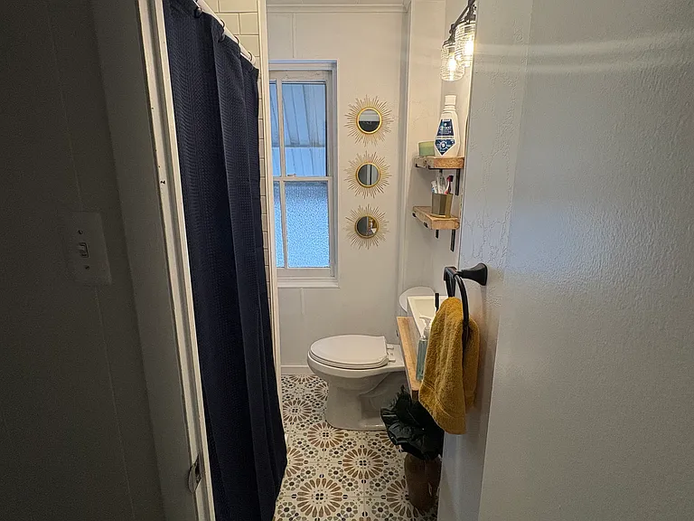 122 Fowler Ave — Photo 4