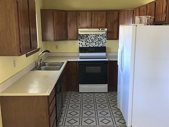 4th image of 1472 Lindberg Ave