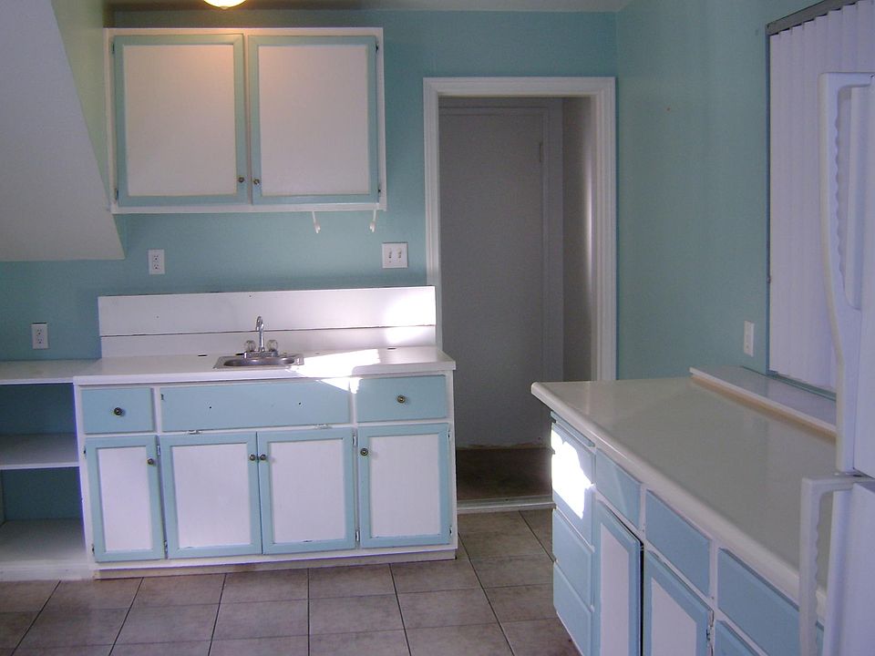 2nd image of 127 W Barnett St