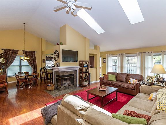 4th image of 10739 Chesapeake Dr S