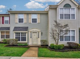 56 Kensington Ct UNIT 6, Freehold, NJ 07728