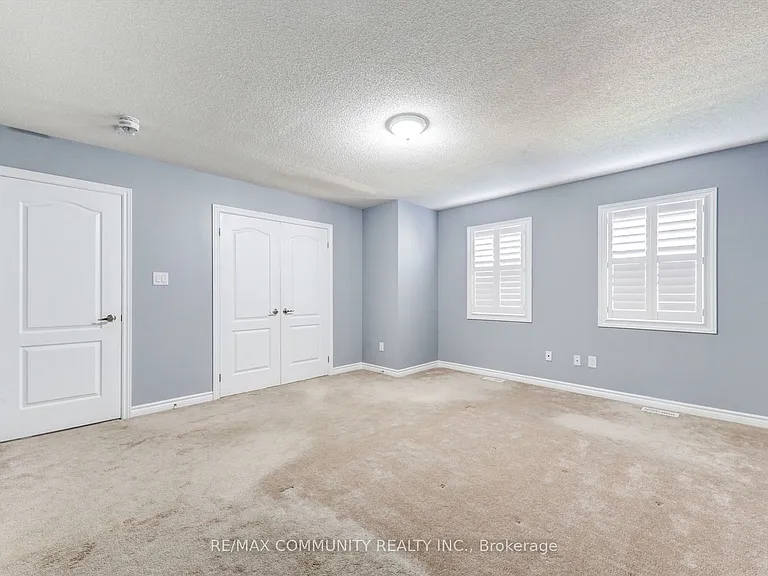 79 McRoberts Cres — Photo 19