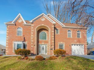 7213 Halifax Pl, Springfield, VA 22150