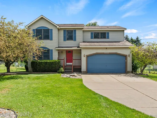 1312 N Bridge St, Linden, MI 48451