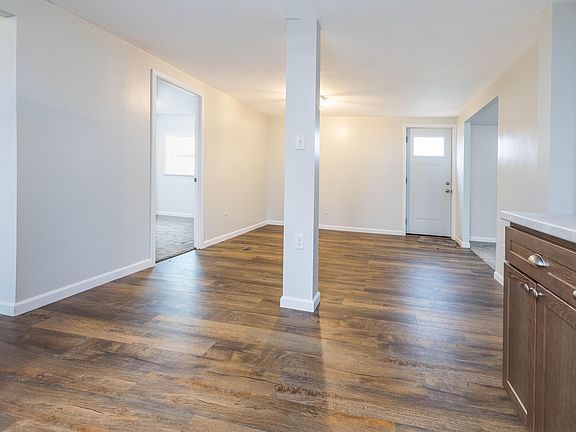 5th image of 306 S Chestnut St