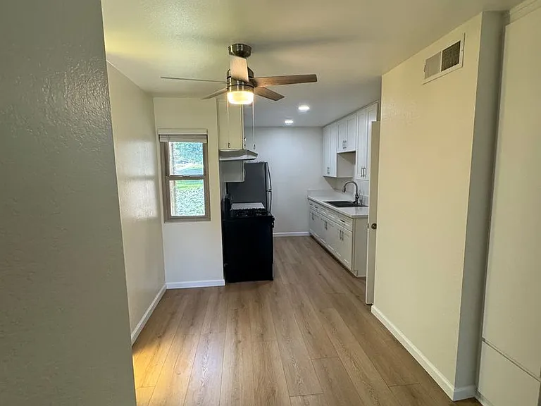 11170 Poplar St — Photo 11