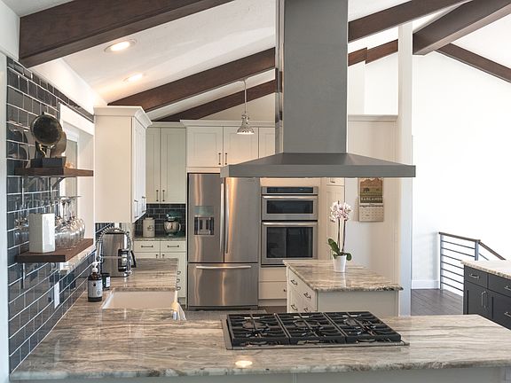 2nd image of 2775 E Thunderbird Dr