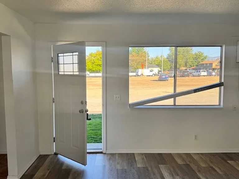 632 Berrydale Ave — Photo 10