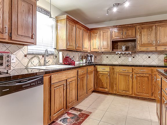 4th image of 4504 Atlanta Dr