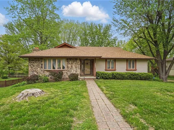 1401 S Prospect St, Kearney, MO 64060