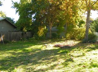 609 NW B St, Grants Pass, OR 97526