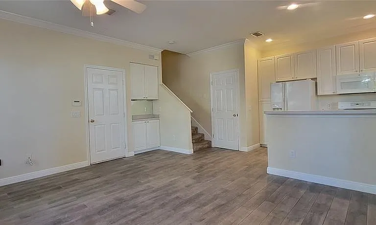 1112 Islamorada Ln — Photo 3