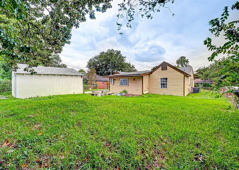 1st image of 4834 Ventura Ln