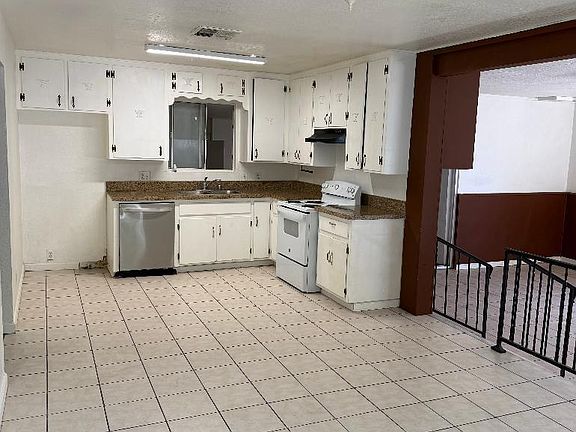 5th image of 2112 Conant Ave