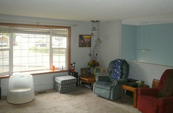 2nd image of 2928 204th St SW