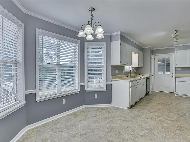 202 Holden Dr — Photo 13