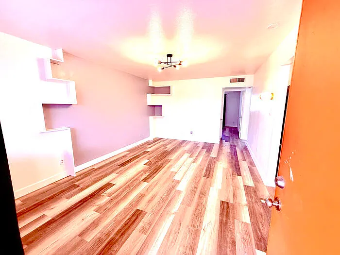 2 bed, 1.0 bath, 900 sqft, $1,770 — Photo 2