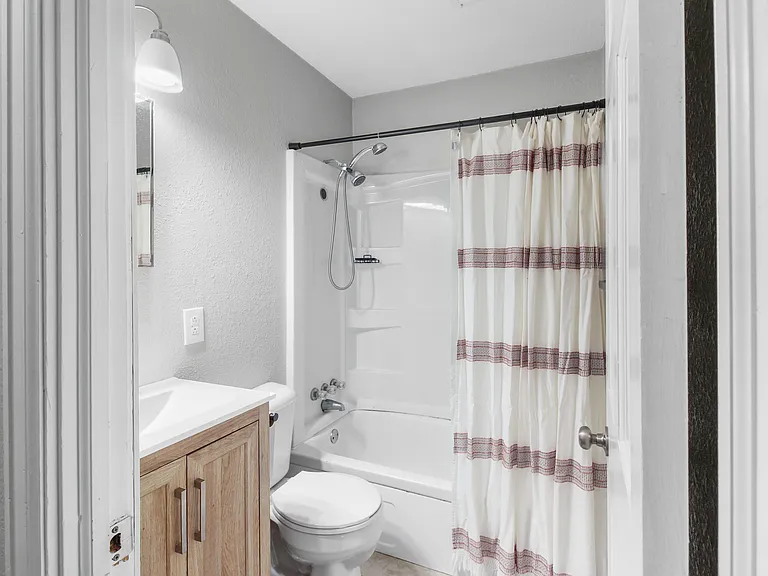 2270 Wernert Ave — Photo 17