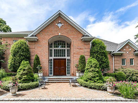 4th image of 39 Hunting Hollow Ct