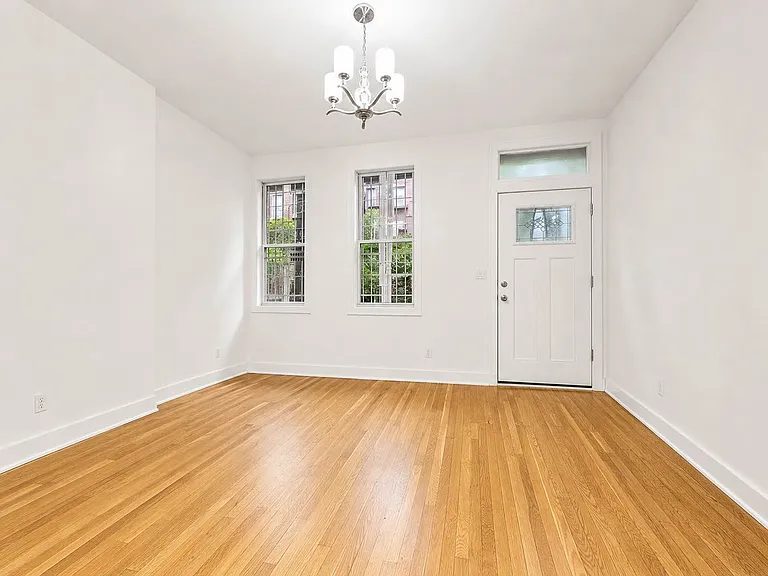 31 Aberdeen St #1R — Photo 5