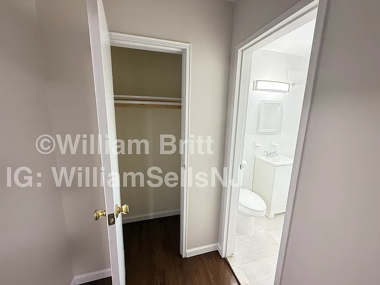 223 50th St #1A — Photo 7