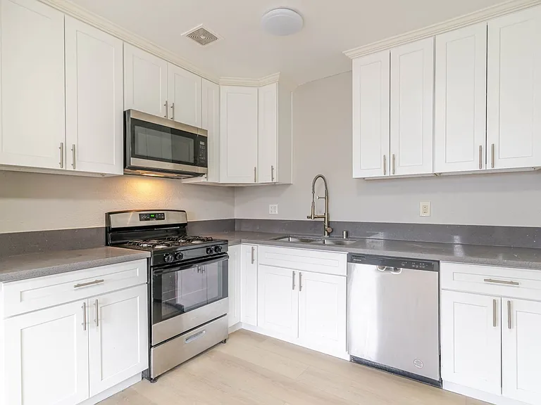 7137 Greeley St #7 — Photo 6