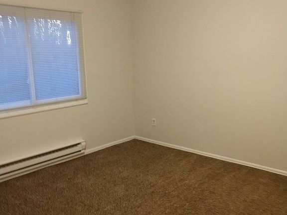 3rd image of 4311 Centennial Ct APT 05