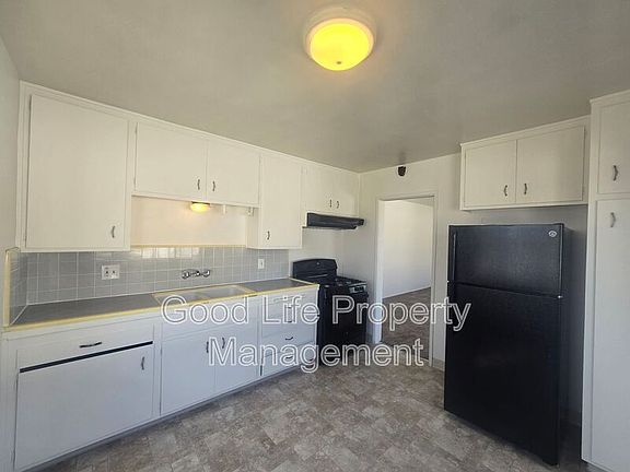 4th image of 3176 1/2 Adams Ave