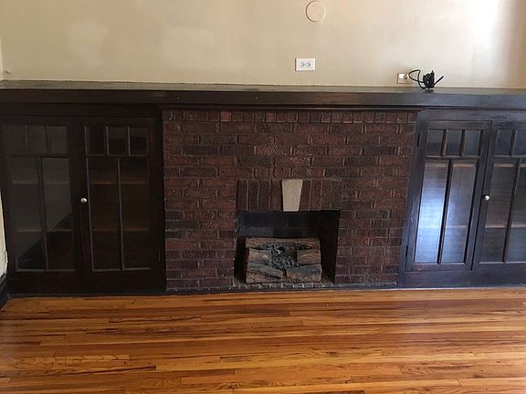 4th image of 3804 N Albany Ave #2