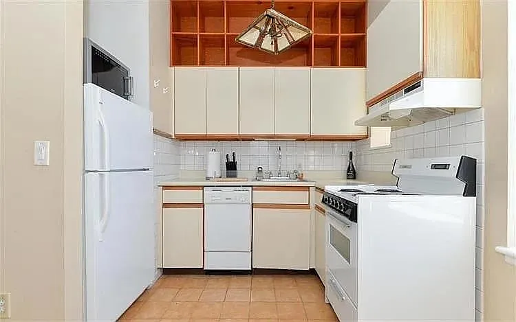 533 Monroe St #5A — Photo 6