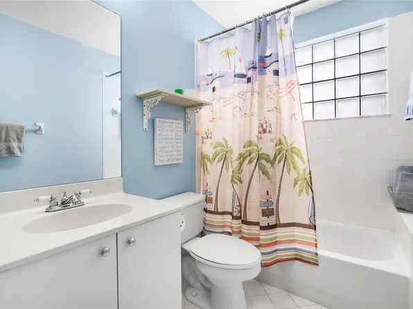 7824 NW 62nd Way, Parkland, FL 33067
