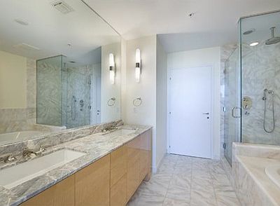 3rd image of 50 S Pointe Dr #0/1