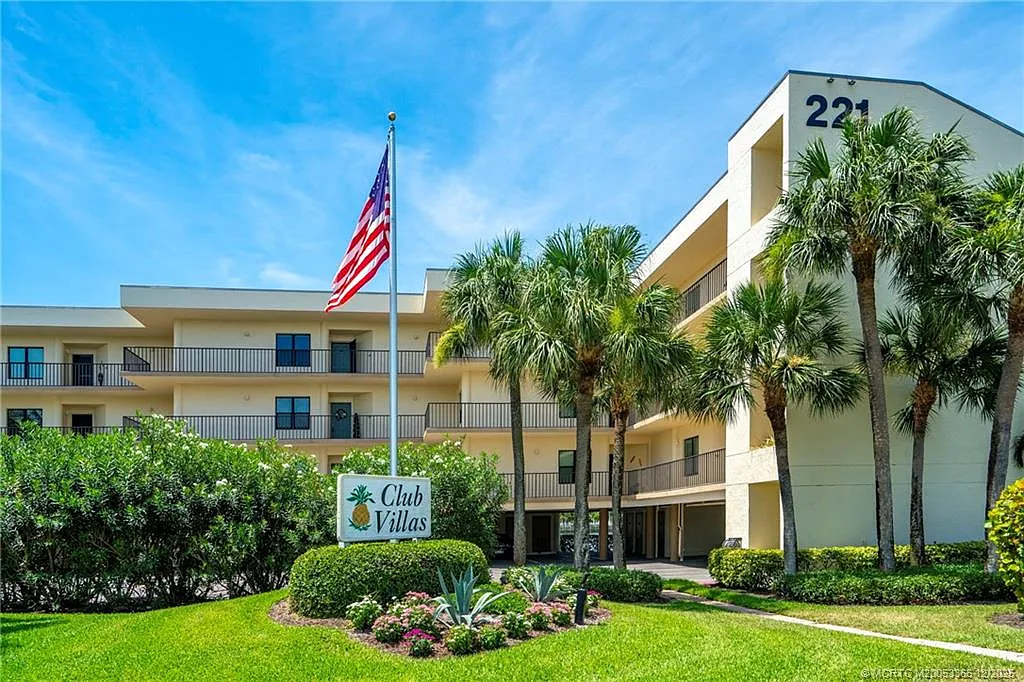 2 bed, 2.0 bath, 1167 sqft, $6,500 — Photo 3