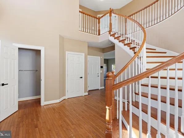 732 N Channel Dr, Glen Burnie, MD 21060