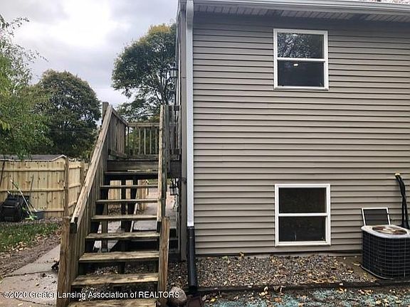 3rd image of 5032 Delray Dr