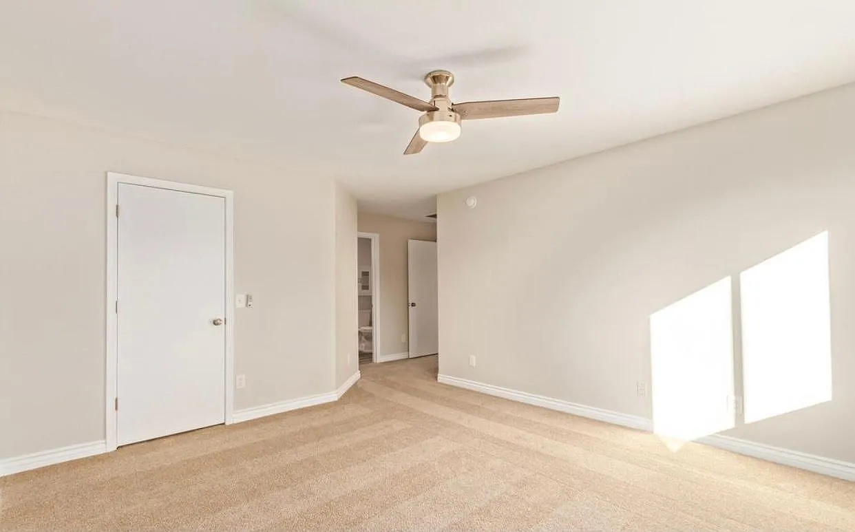 4 bed, 1604 sqft, $1,900 — Photo 3