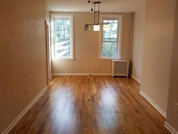 3rd image of 248 19th St APT 1