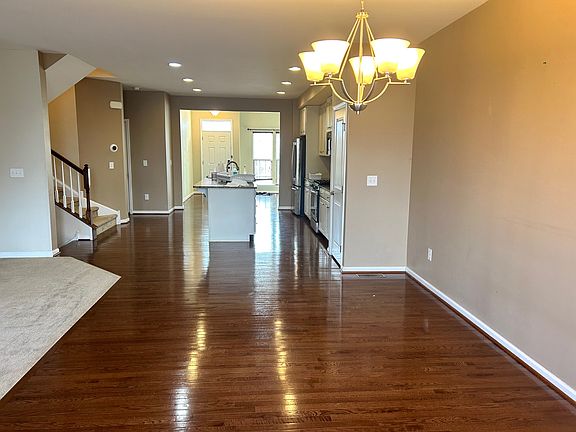 5th image of 25 Woodland Way